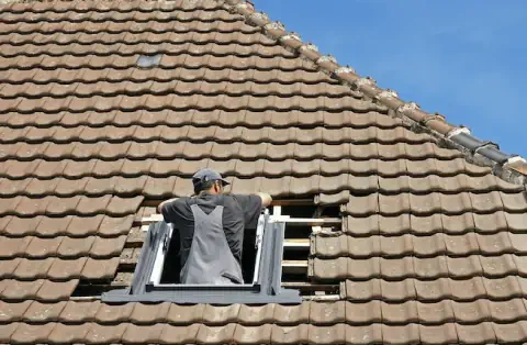 Pose de velux - Roches Prémarie Andillé